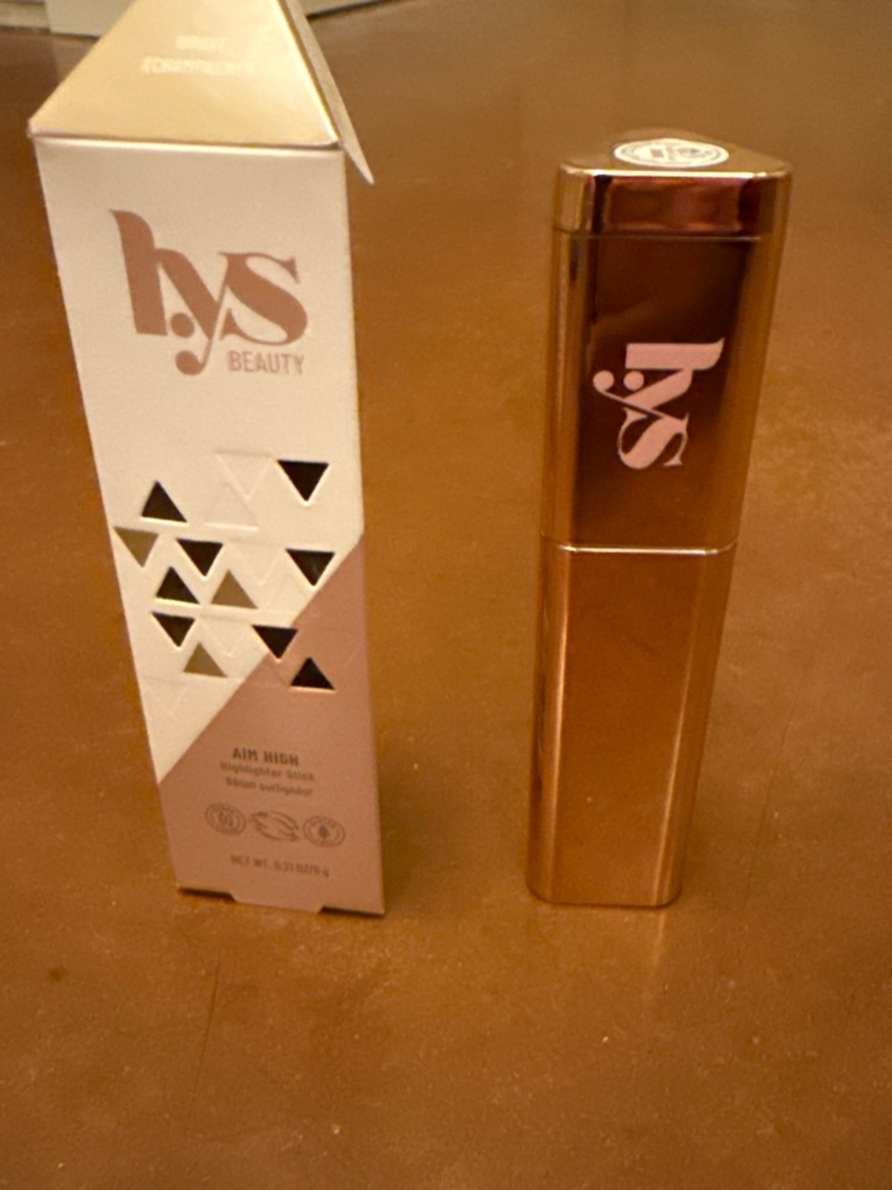 LYS Highlighter Stick in shade Brave (Champagne)